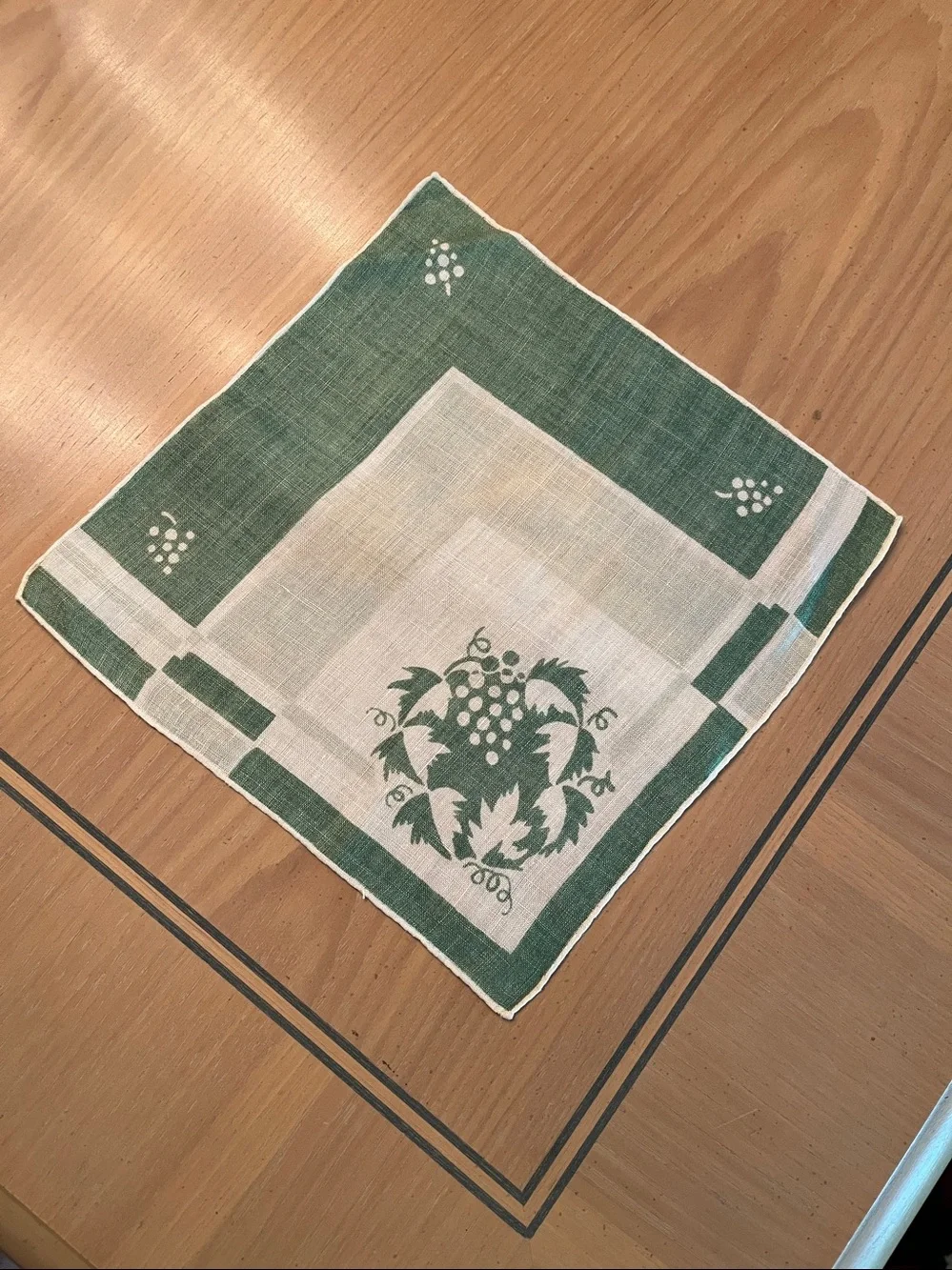 Vintage Green Grape 8”square Luncheon Napkins